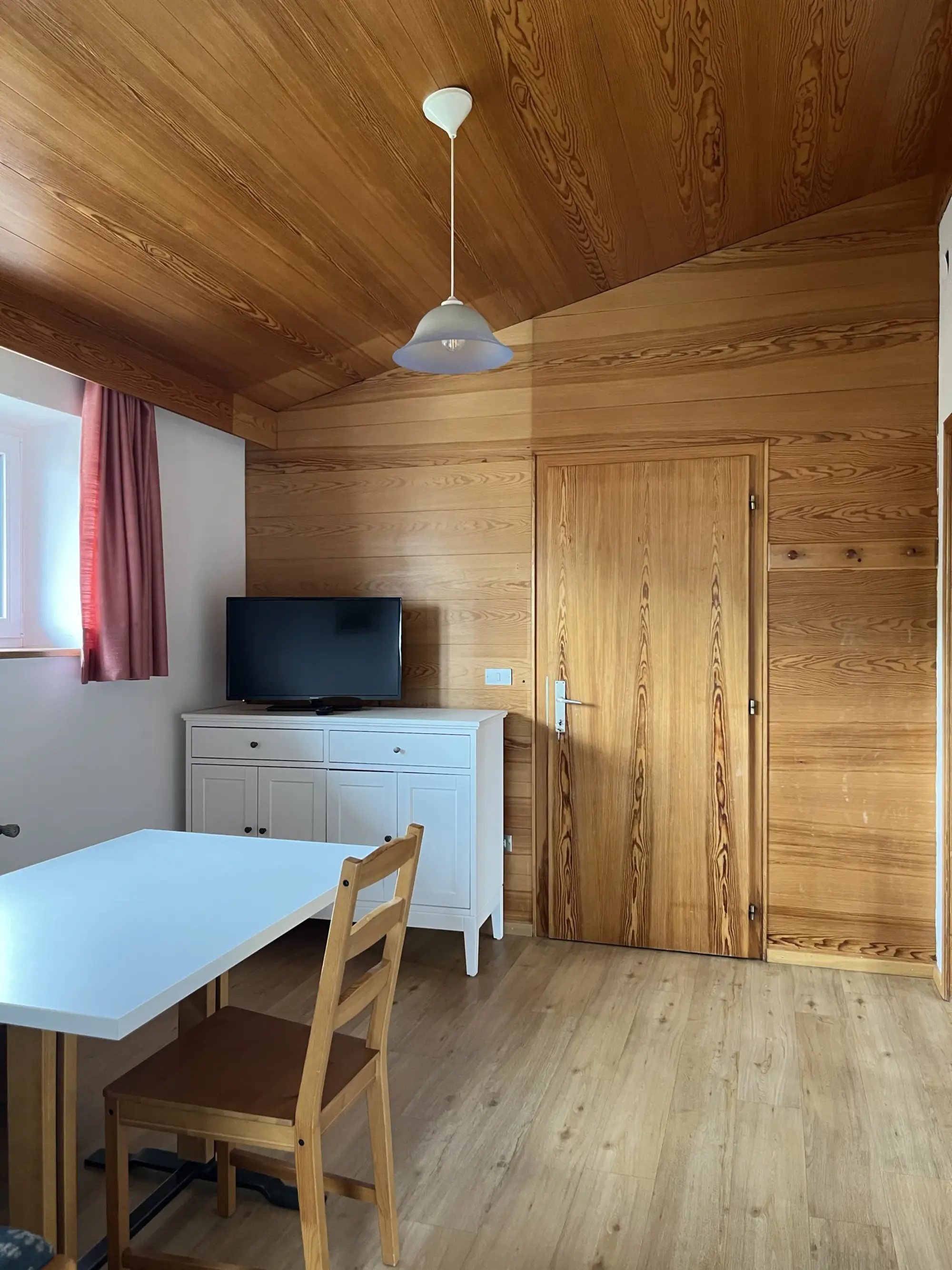 Wohnung 3, Essplatz