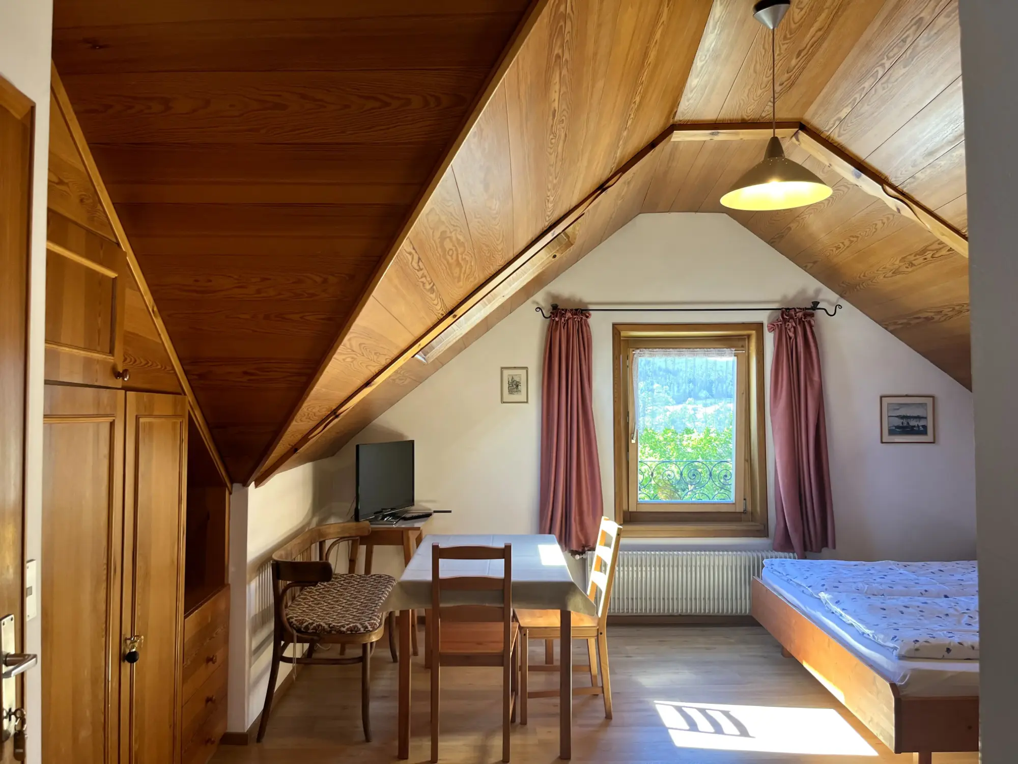 Wohnung 6, Wohn- und Schlafbereich