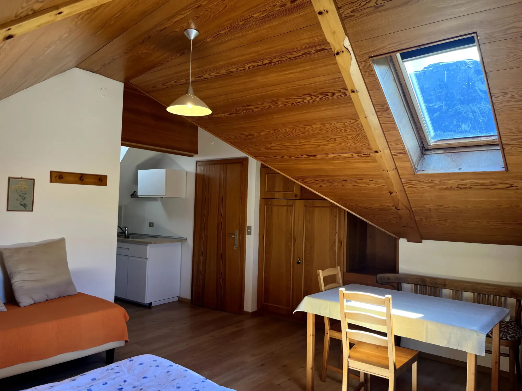 Wohnung 6, Essbereich und Kueche